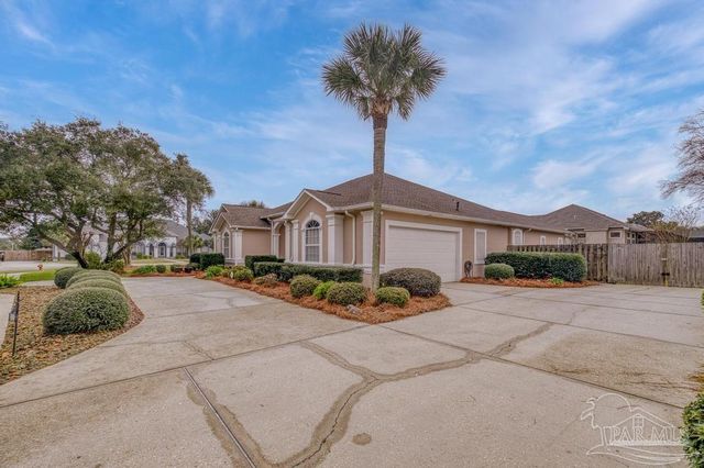 2537 Meek St, Gulf Breeze, FL 32563