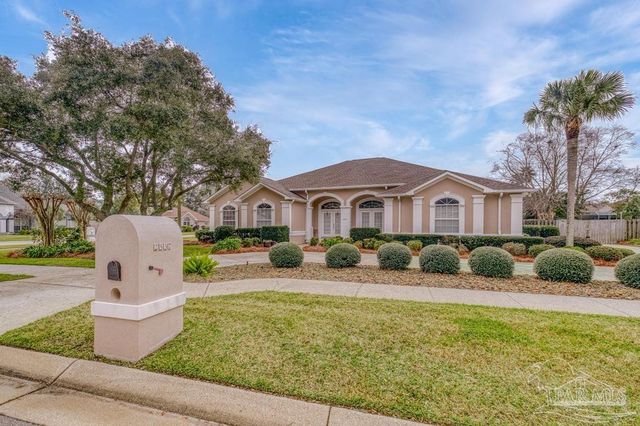 2537 Meek St, Gulf Breeze, FL 32563