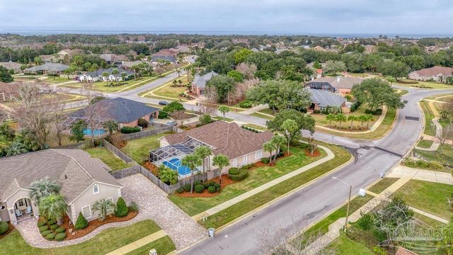 2537 Meek St, Gulf Breeze, FL 32563