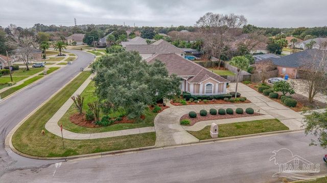 2537 Meek St, Gulf Breeze, FL 32563