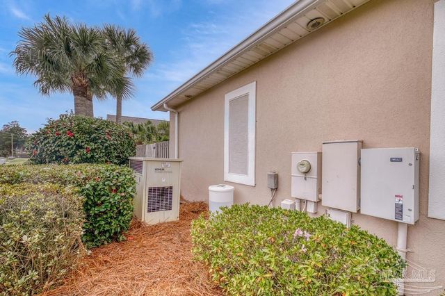2537 Meek St, Gulf Breeze, FL 32563