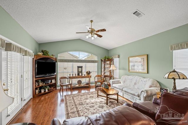 2537 Meek St, Gulf Breeze, FL 32563