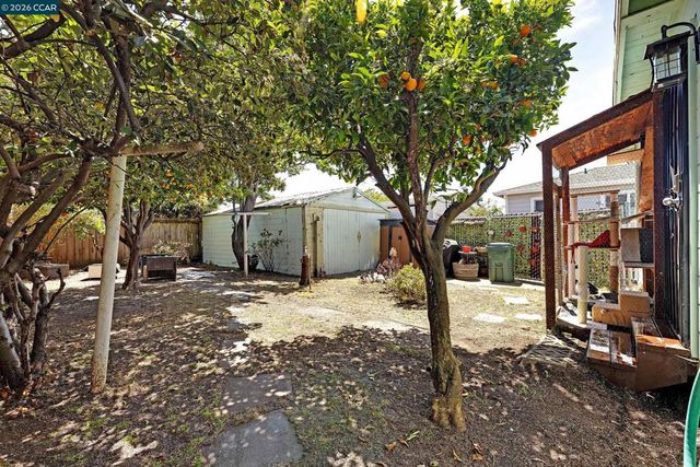 2370 Pine Ave, Richmond, CA 94806