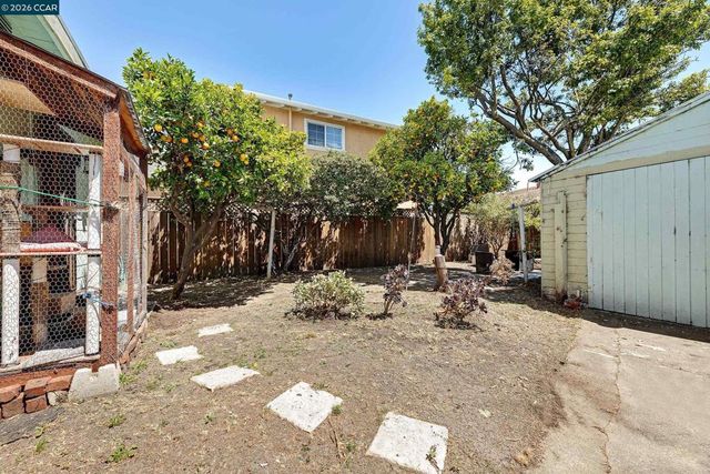 2370 Pine Ave, Richmond, CA 94806