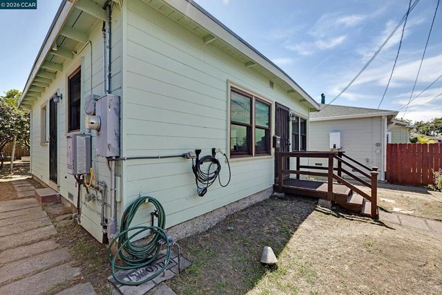 2370 Pine Ave, Richmond, CA 94806