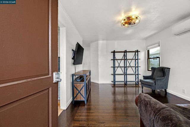 2370 Pine Ave, Richmond, CA 94806