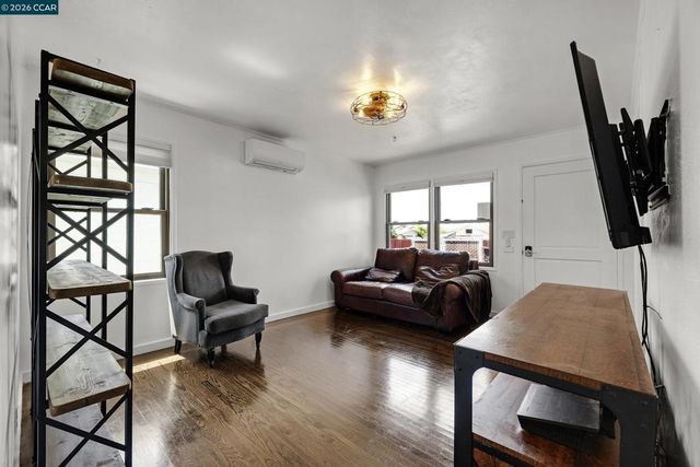 2370 Pine Ave, Richmond, CA 94806