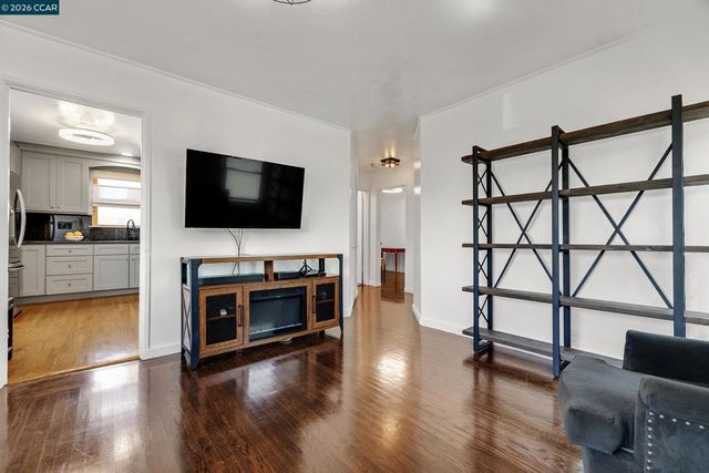 2370 Pine Ave, Richmond, CA 94806