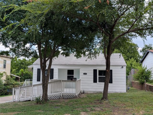 5109 Thurston Road, River Oaks, TX 76114