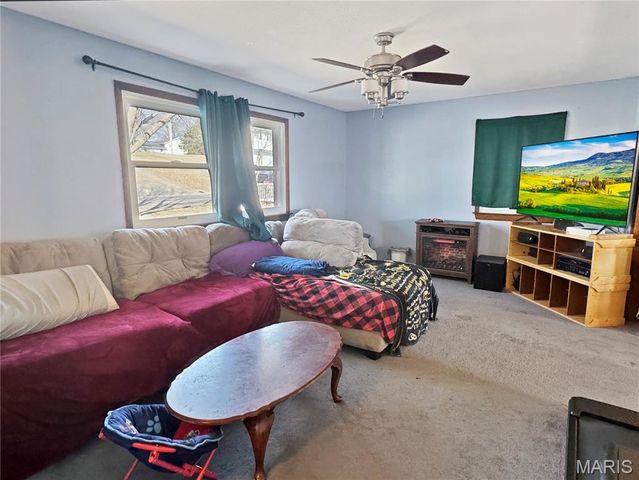 1002 Marilyn Court, Washington, MO 63090