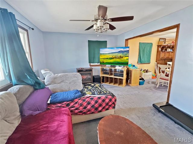 1002 Marilyn Court, Washington, MO 63090