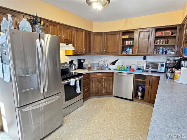 1002 Marilyn Court, Washington, MO 63090