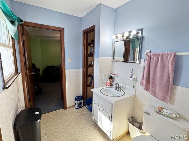 1002 Marilyn Court, Washington, MO 63090