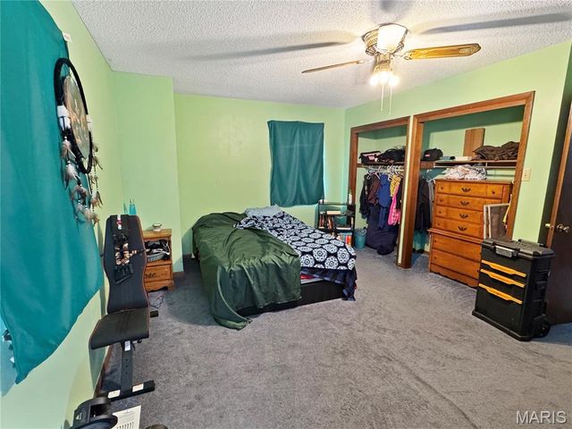 1002 Marilyn Court, Washington, MO 63090