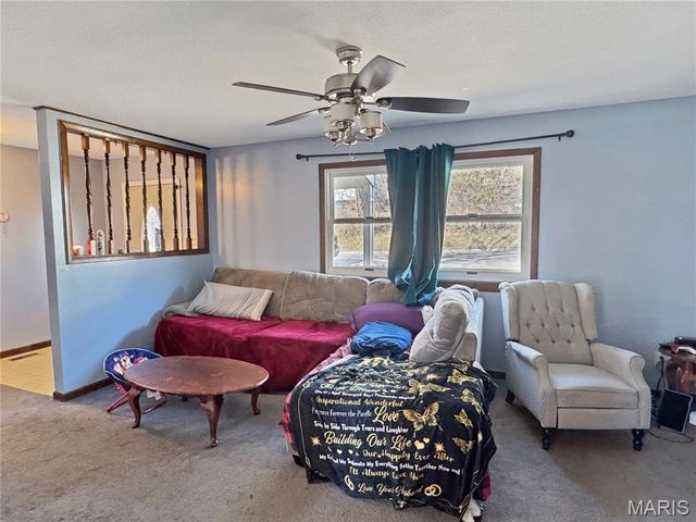 1002 Marilyn Court, Washington, MO 63090