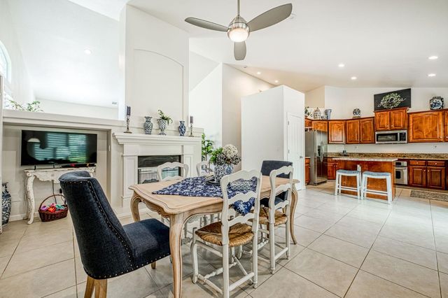 1140 E Sawgrass Avenue, Fresno, CA 93730