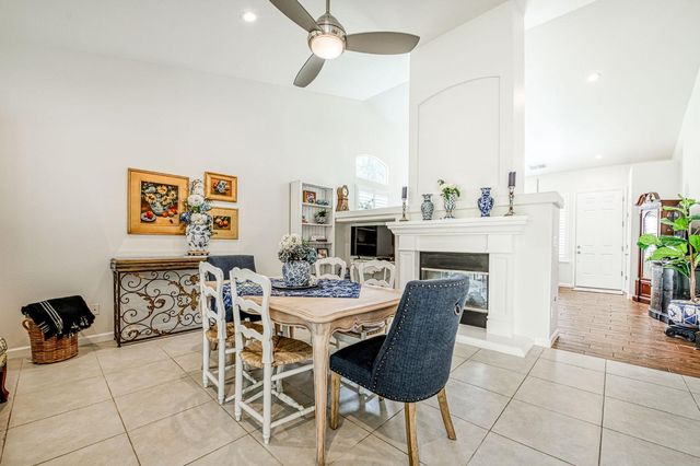 1140 E Sawgrass Avenue, Fresno, CA 93730