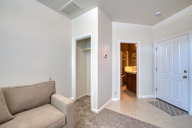 1140 E Sawgrass Avenue, Fresno, CA 93730