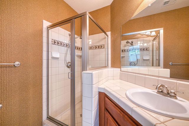 1140 E Sawgrass Avenue, Fresno, CA 93730