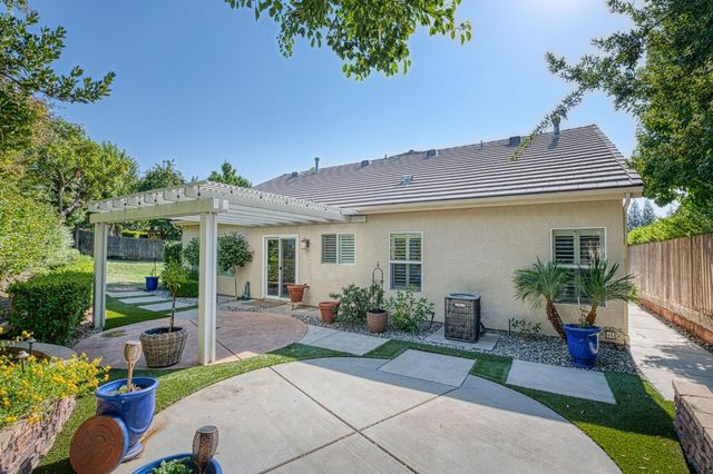1140 E Sawgrass Avenue, Fresno, CA 93730