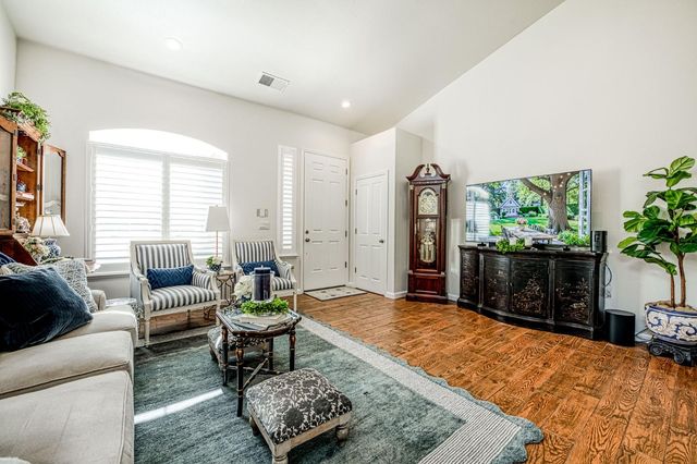 1140 E Sawgrass Avenue, Fresno, CA 93730