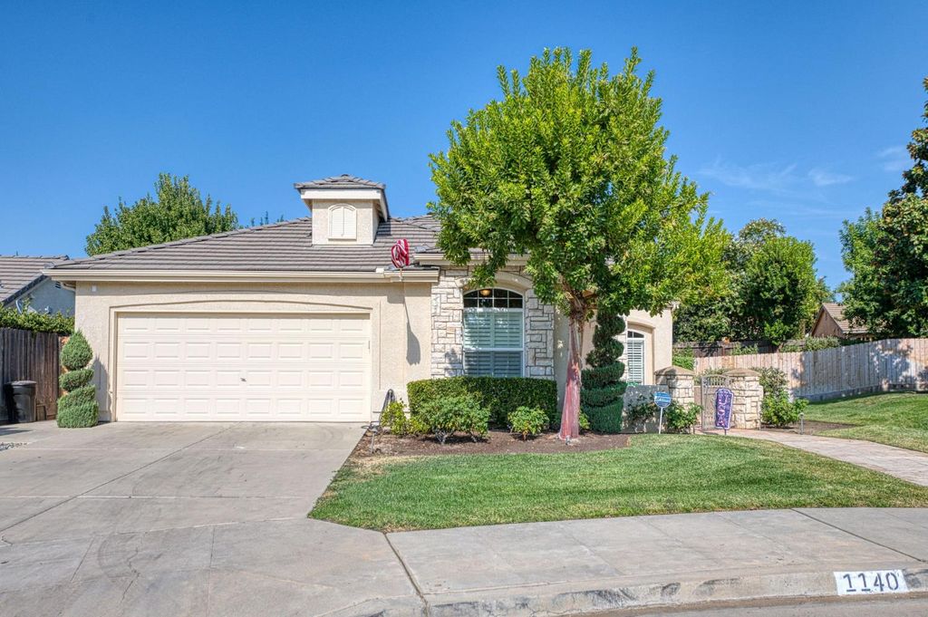 1140 E Sawgrass Avenue, Fresno, CA 93730