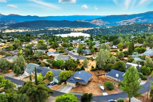19231 Ravenhill Road, Hidden Valley Lake, CA 95467
