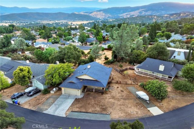 19231 Ravenhill Road, Hidden Valley Lake, CA 95467