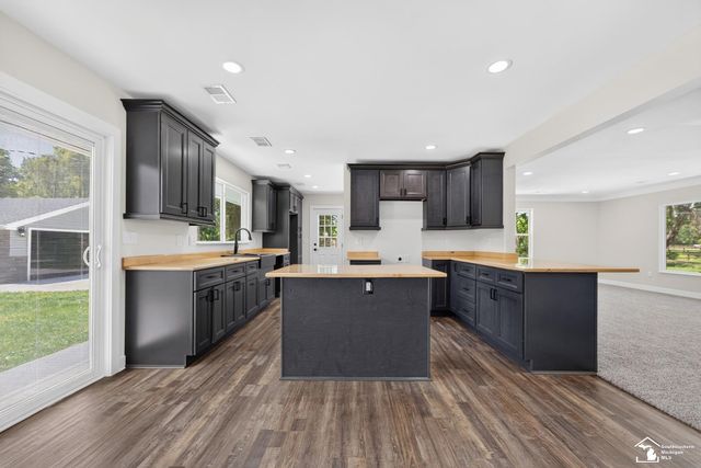 29055 Bredow Avenue, Romulus, MI 48174