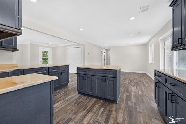 29055 Bredow Avenue, Romulus, MI 48174