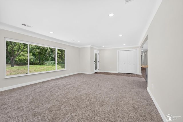 29055 Bredow Avenue, Romulus, MI 48174