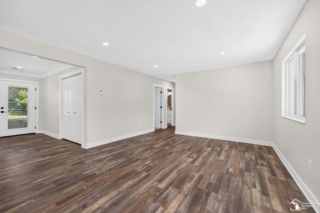 29055 Bredow Avenue, Romulus, MI 48174