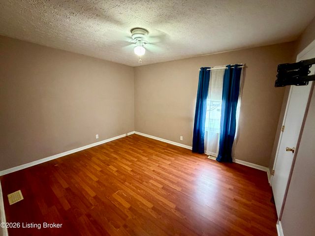 69 Jefferson Ave, Bardstown, KY 40004