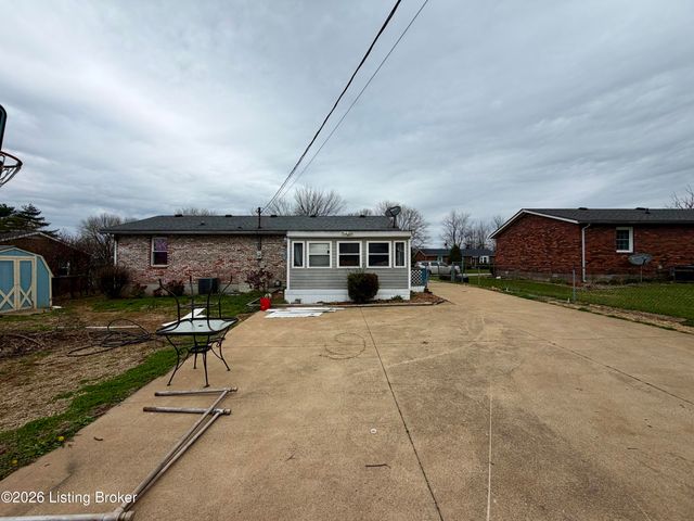 69 Jefferson Ave, Bardstown, KY 40004