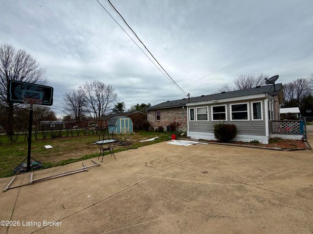 69 Jefferson Ave, Bardstown, KY 40004