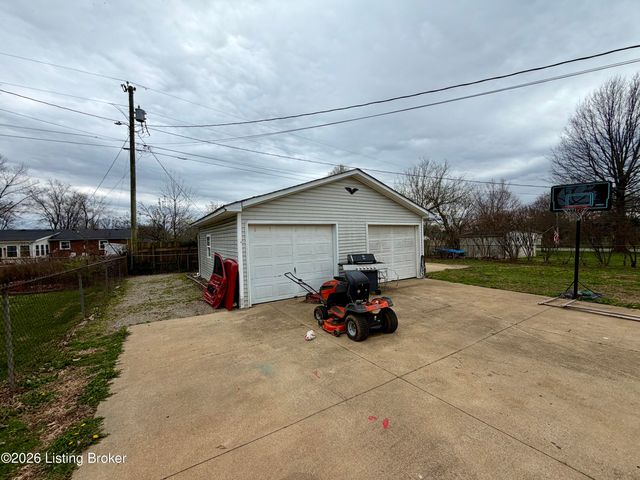 69 Jefferson Ave, Bardstown, KY 40004
