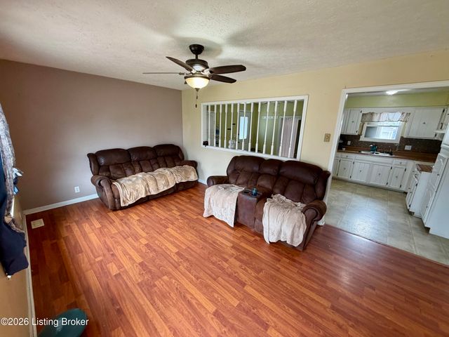 69 Jefferson Ave, Bardstown, KY 40004