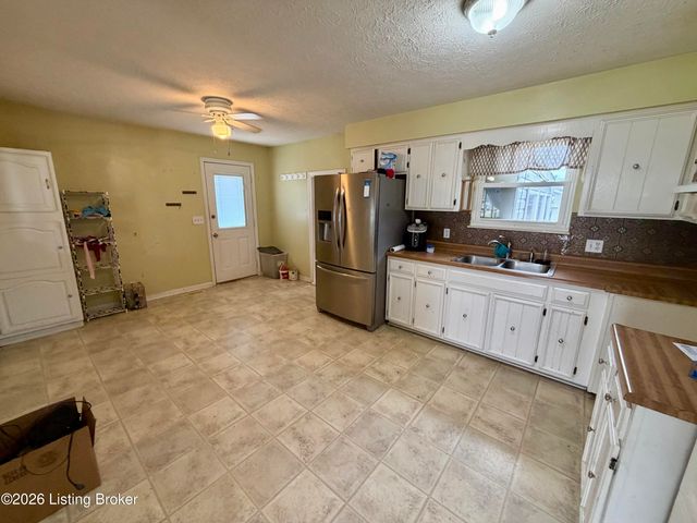 69 Jefferson Ave, Bardstown, KY 40004