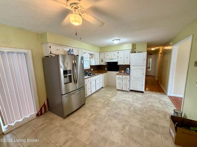 69 Jefferson Ave, Bardstown, KY 40004