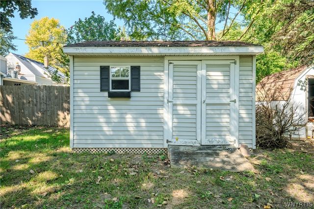 206 Lehn Springs Drive, Amherst, NY 14221