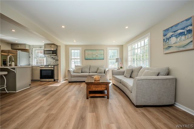 206 Lehn Springs Drive, Amherst, NY 14221