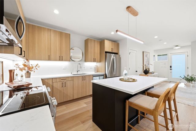 4909 SW Canada Drive, Seattle, WA 98136