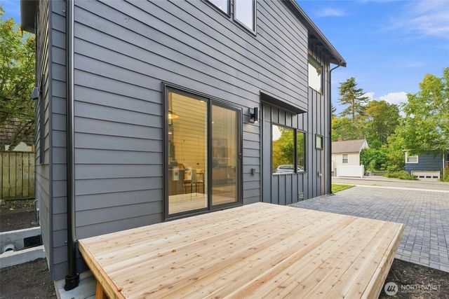 4909 SW Canada Drive, Seattle, WA 98136
