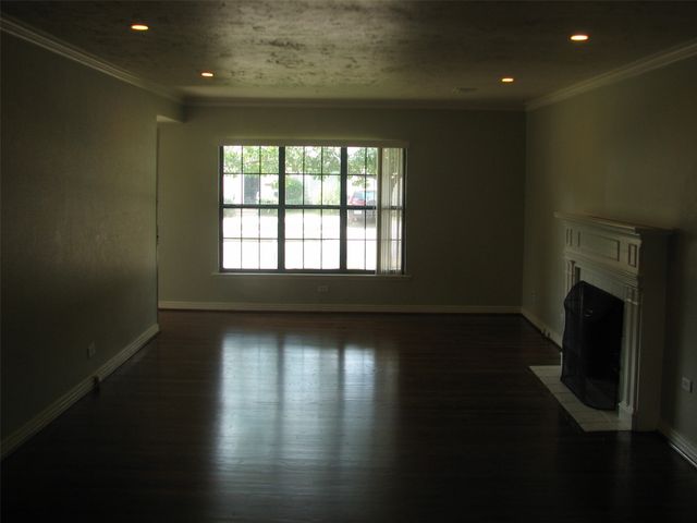 10943 DESDEMONA Drive, Dallas, TX 75228