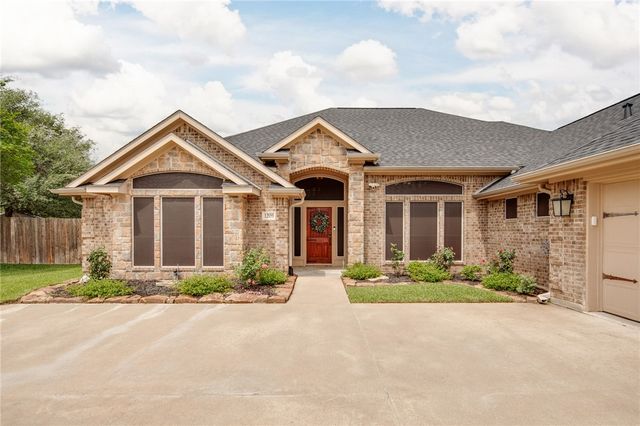 1203 Beacon Court, College Station, TX 77845