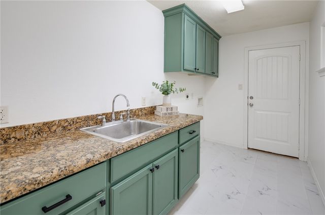 1203 Beacon Court, College Station, TX 77845