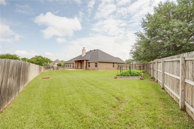 1203 Beacon Court, College Station, TX 77845