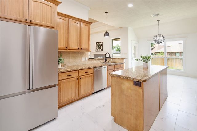 1203 Beacon Court, College Station, TX 77845