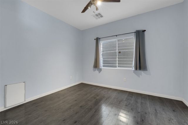 1824 Peridot Point Street, Las Vegas, NV 89106