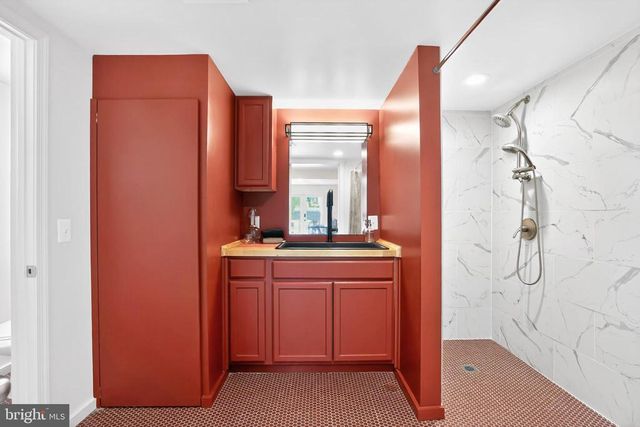 339 PIEDMONT AVE, Washington, VA 22747